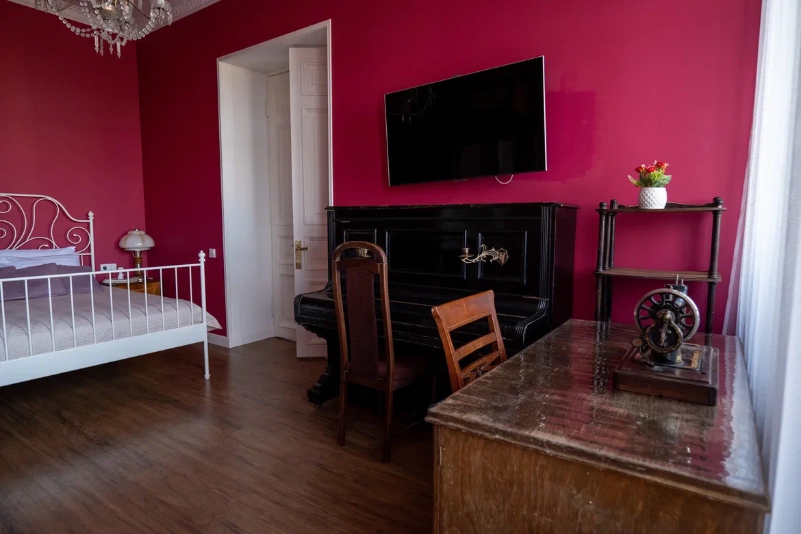 Аутентичная квартира на Жуковского