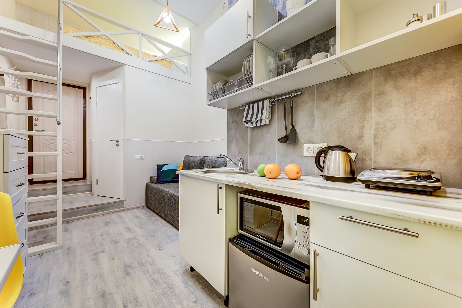 Двухуровневая студия на Моховой 32