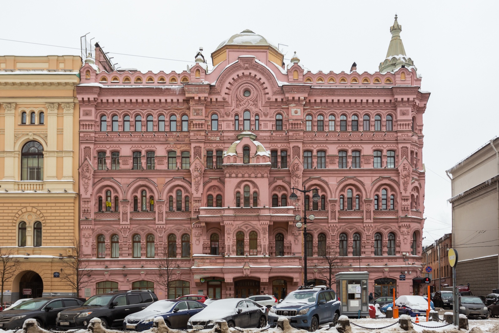 Дизайнерская квартира с большой ванной в самом центре от hth24.ru
