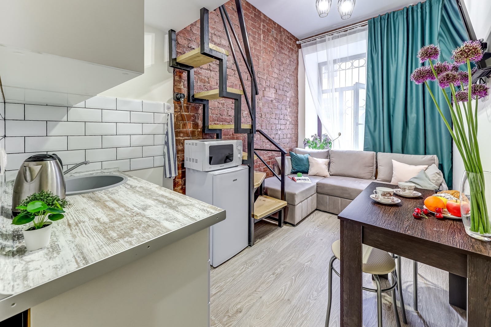 Двухуровневая студия в центре Санкт-Петербурга