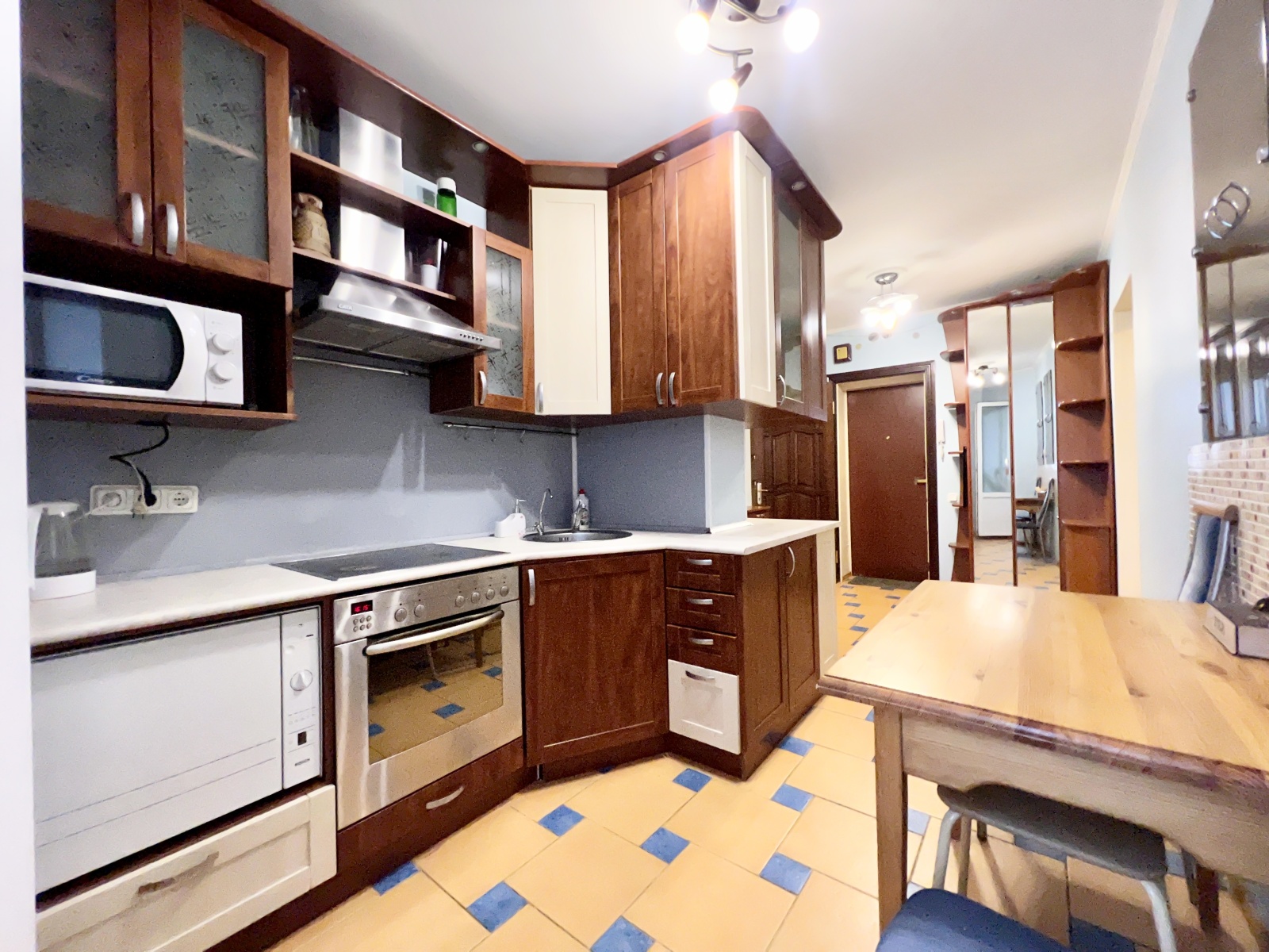 3-ка на аллее Котельникова, 1