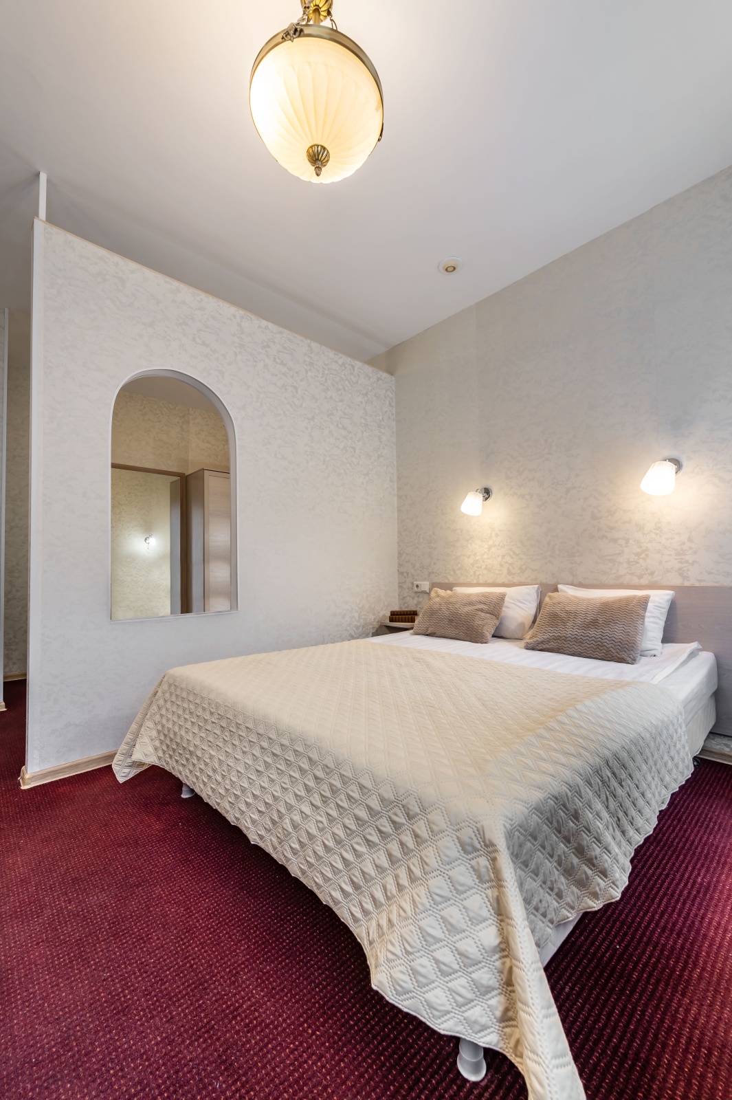 Просторный номер на Б.Конюшенной