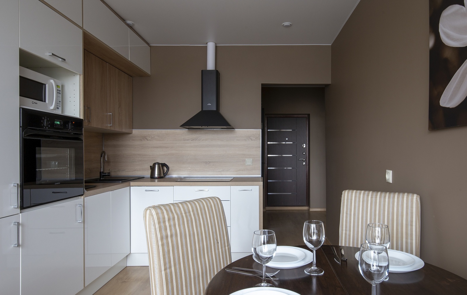 Просторные светлые апартаменты Город Рек на набережной реки Невы (ЖК Мегалит)