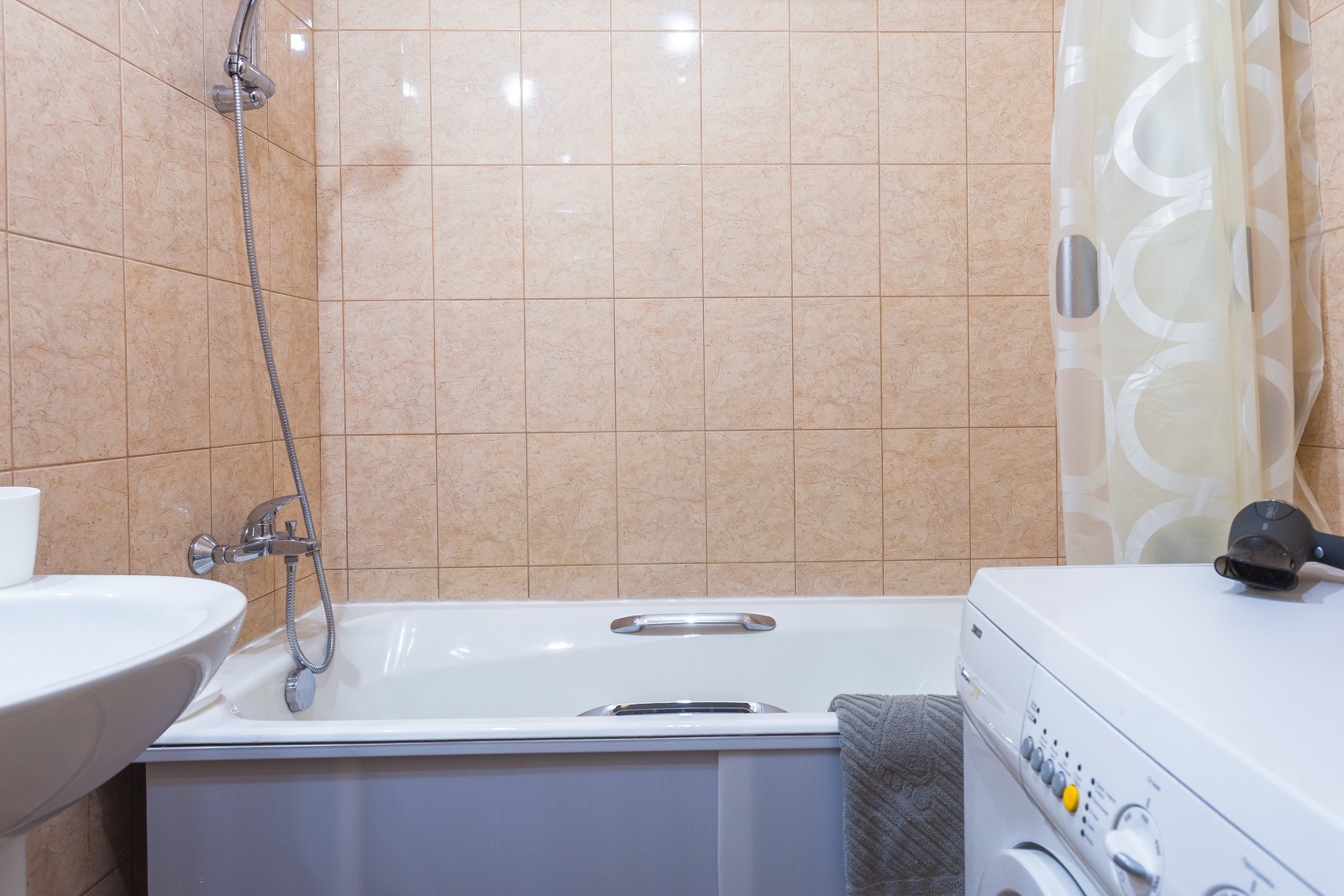 Однокомнатна квартира около НИИ Джанелидзе