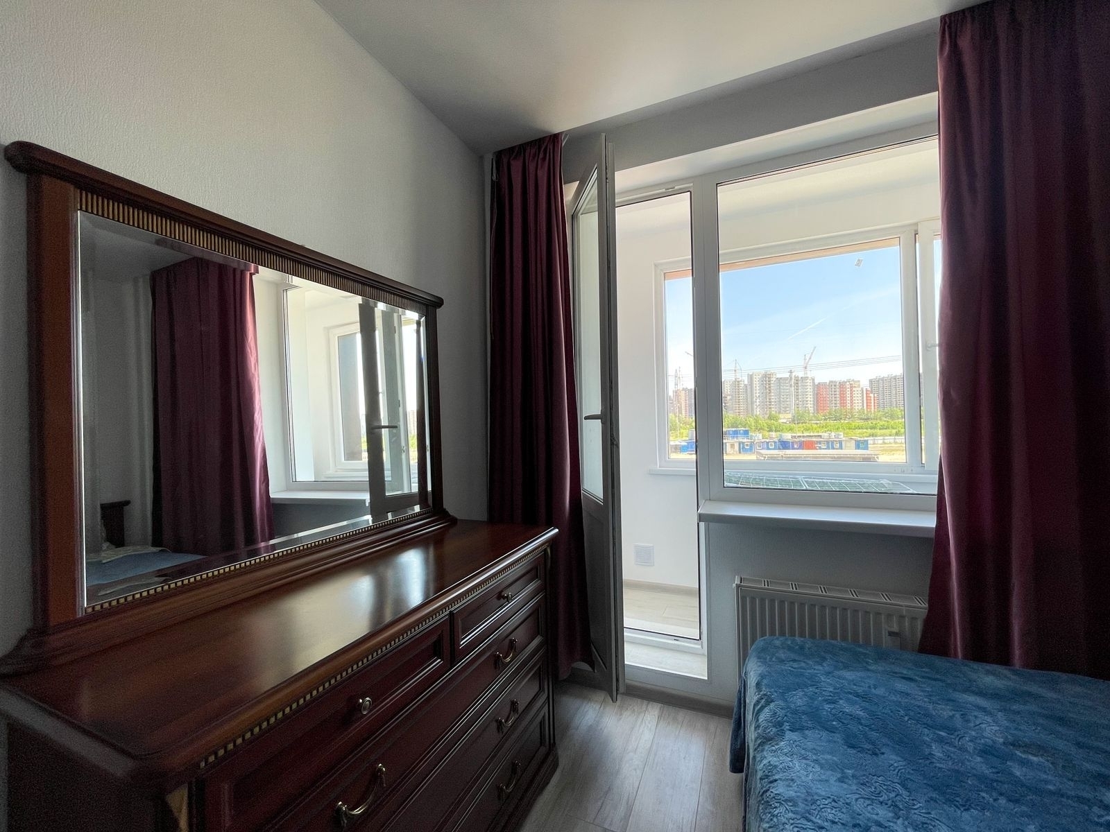 Пара суток на Авиаторов Балтики 25