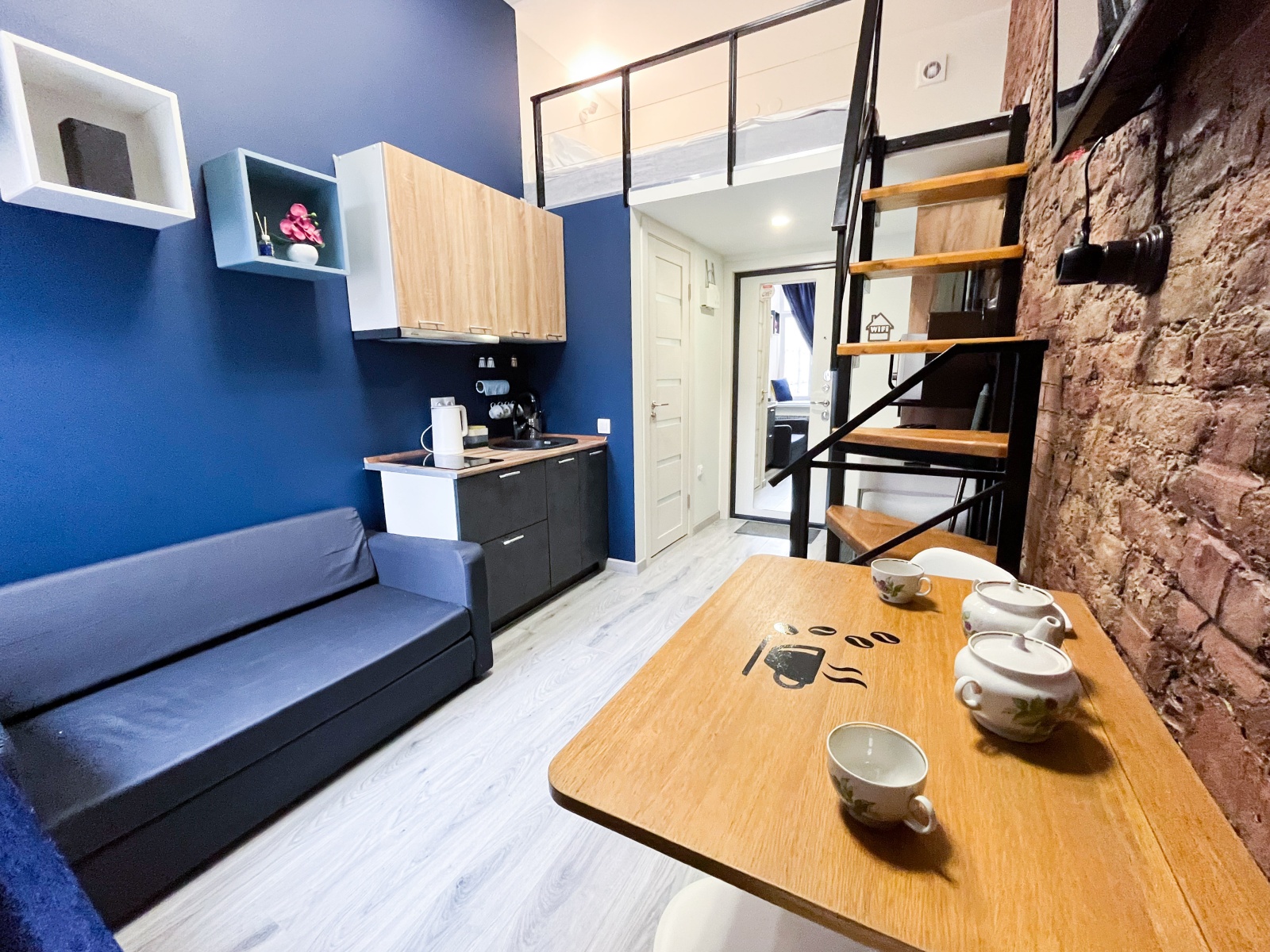 Сдается стильная 2х ярусная студия с новым ремонтом в центре Петербурга, рядом с Мариинским театром.