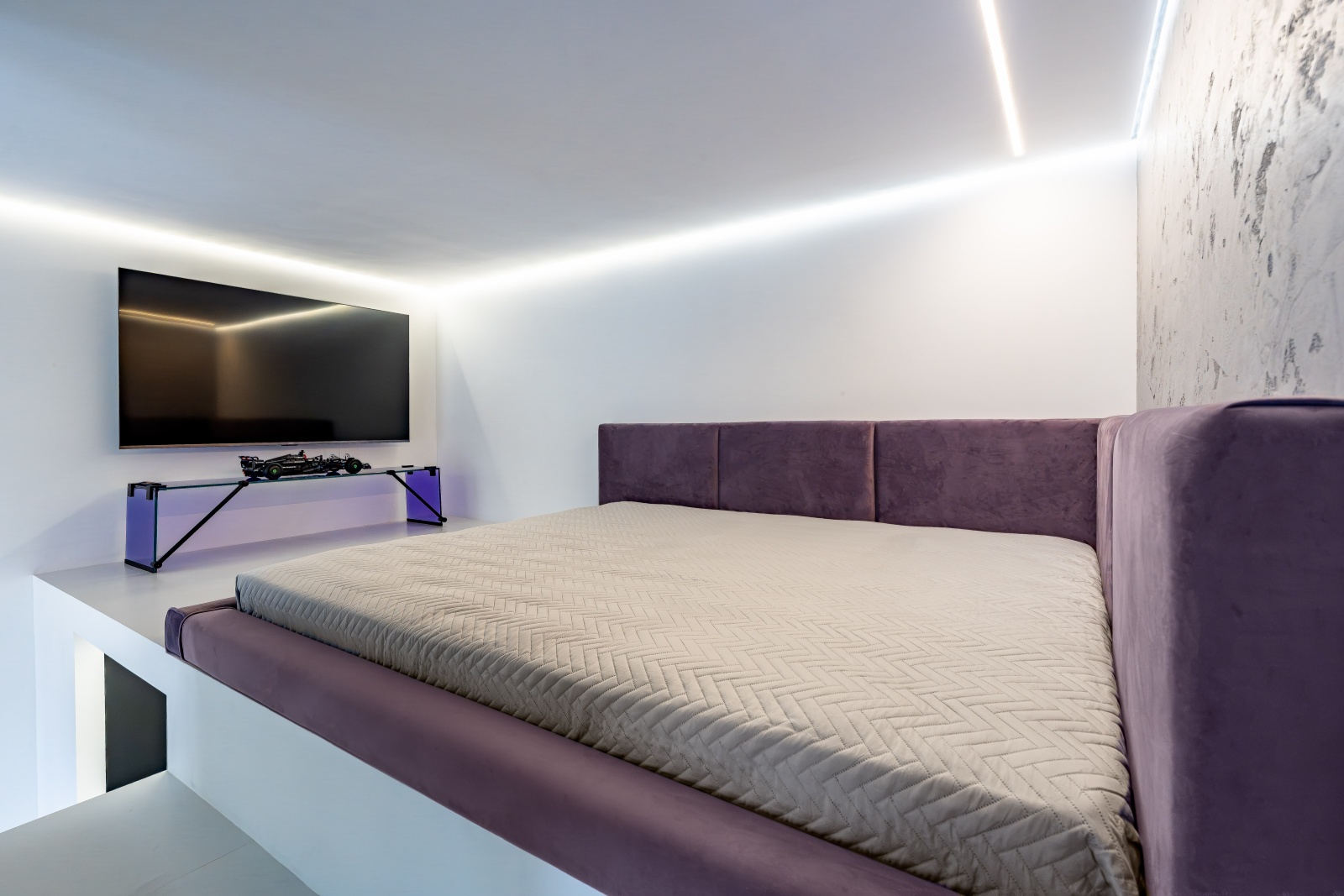 Стильная студия на Невском пр. от hth24 apartments