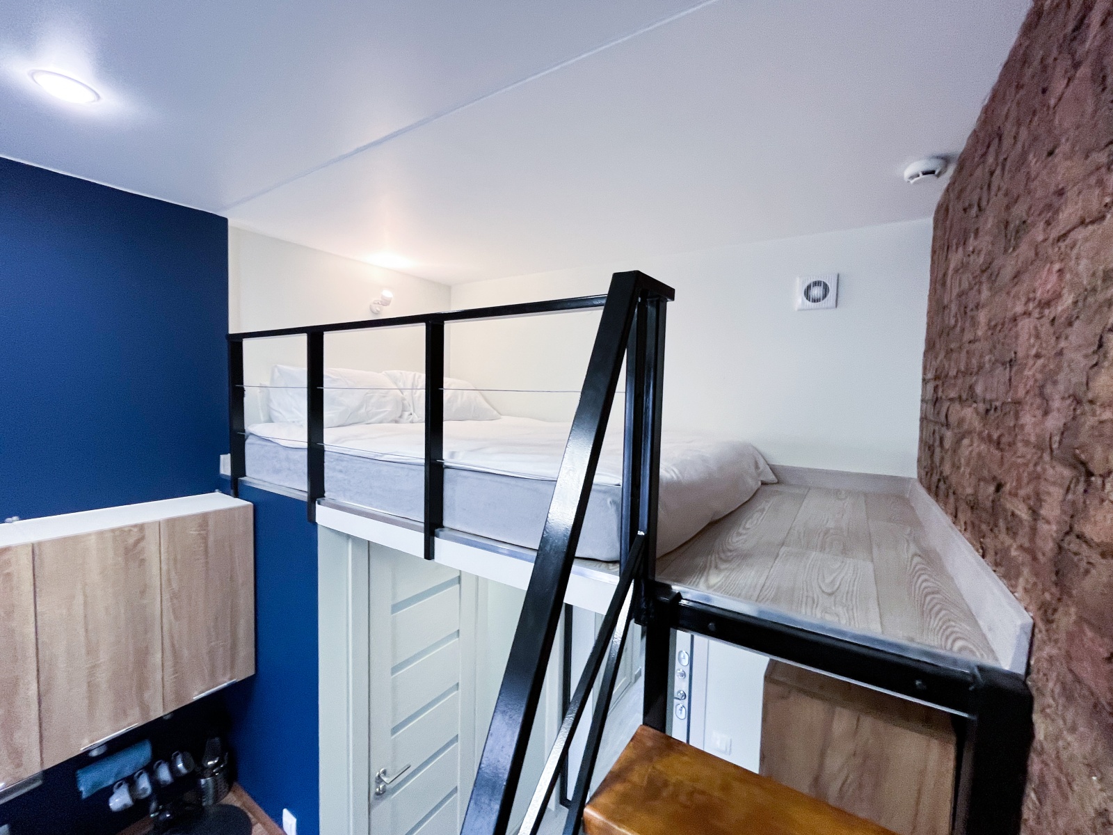 Сдается стильная 2х ярусная студия с новым ремонтом в центре Петербурга, рядом с Мариинским театром.