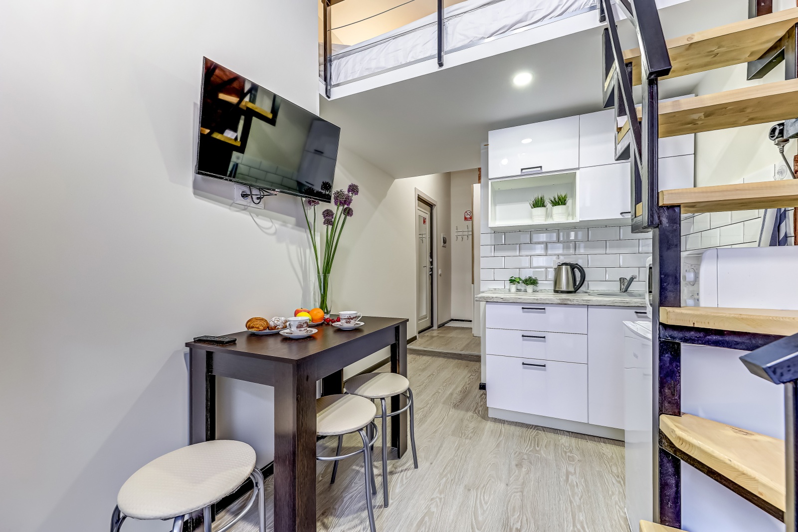 Двухуровневая студия в центре Санкт-Петербурга