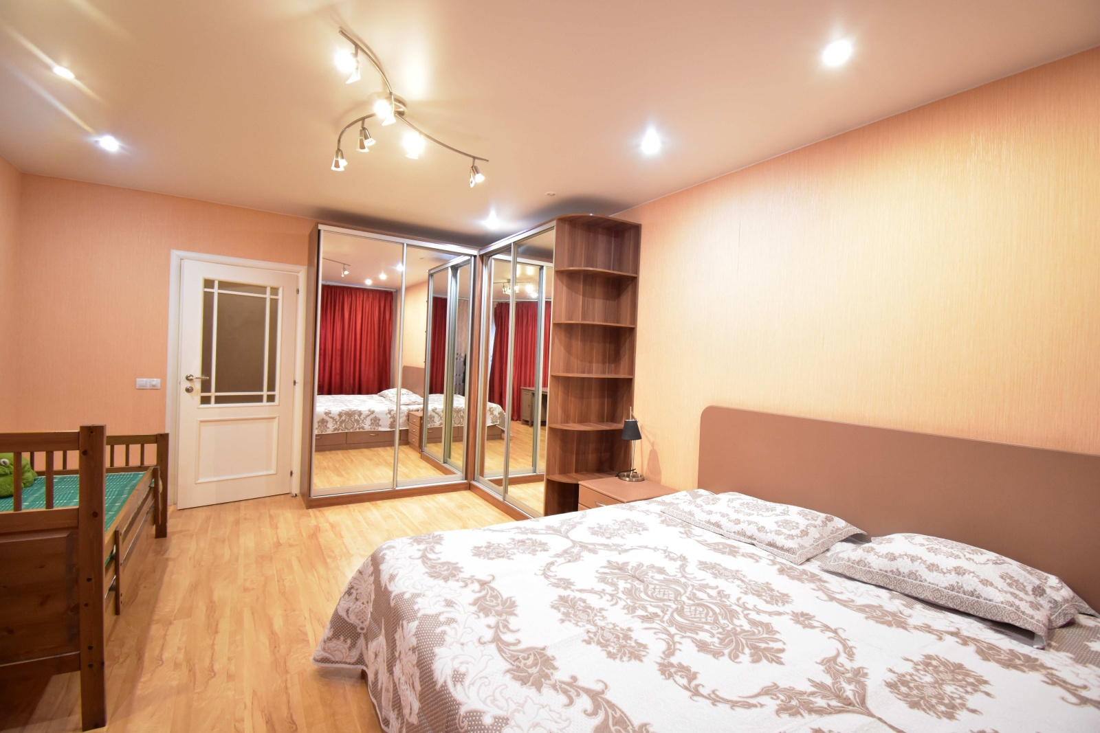 Отличная квартира для большой семьи!