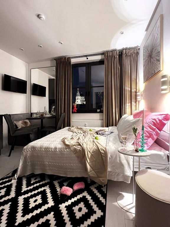 Отличная квартира в Адмиралтейском районе Санкт-Пeтербургa на берегу Обводного канала!