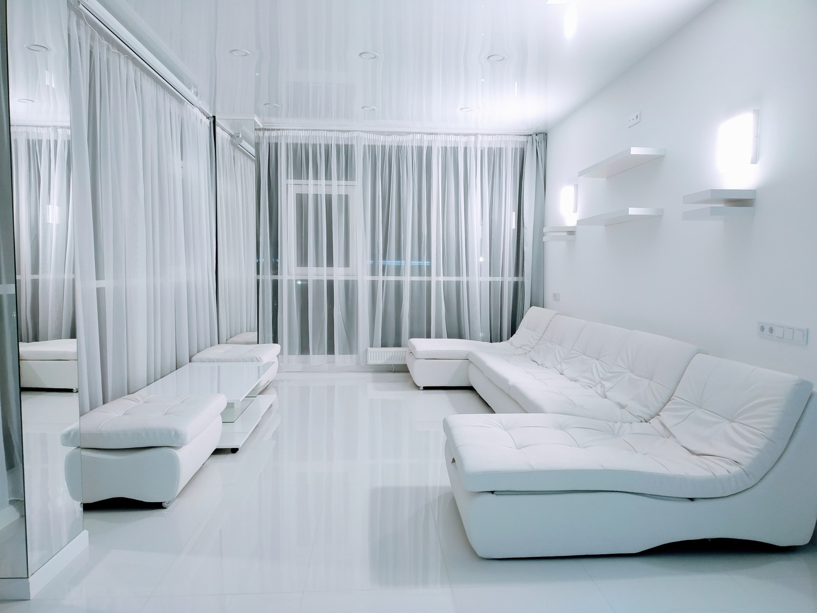 Белоснежные апартаменты, парящие над Петербургом