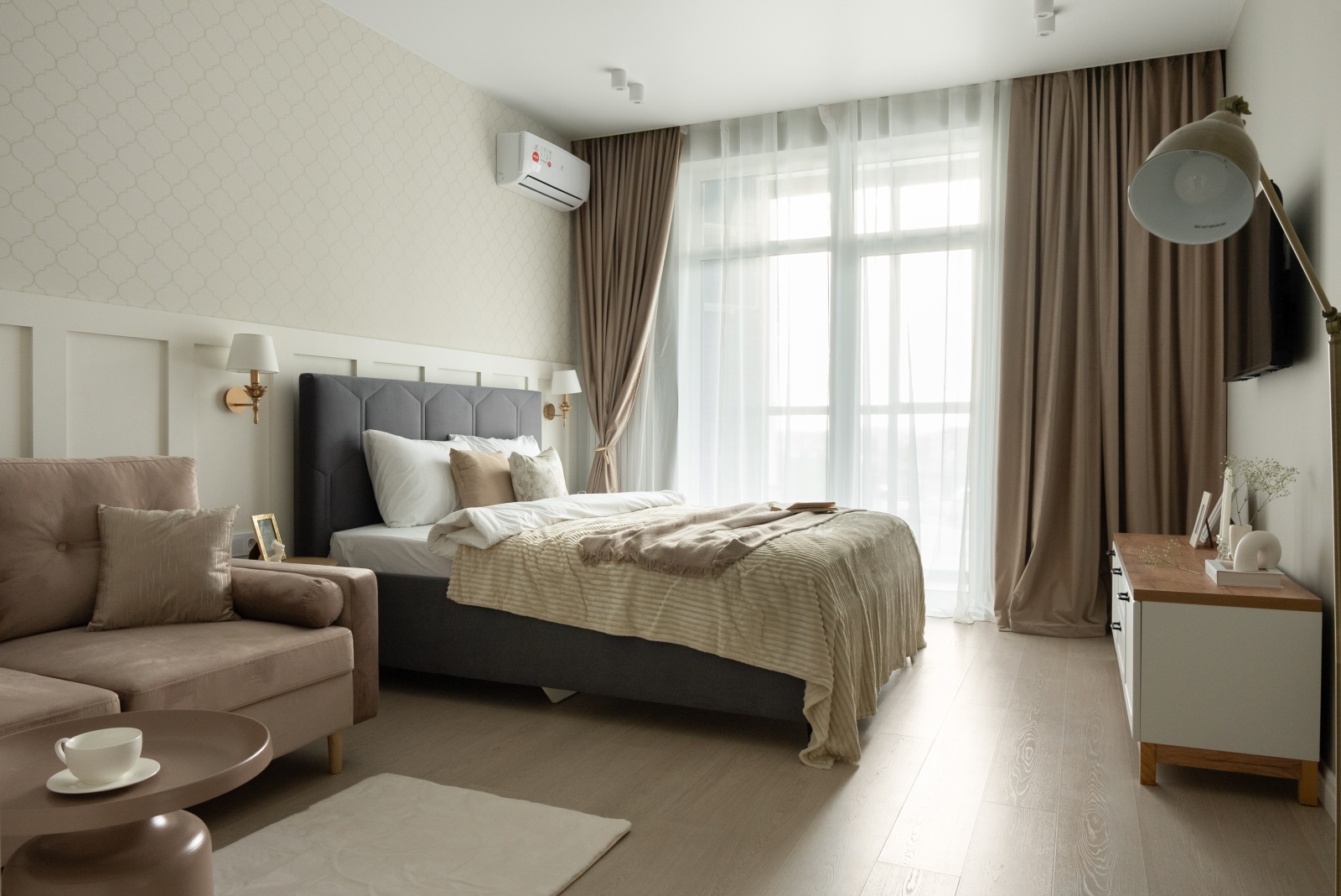 Большая трешка с парковкой