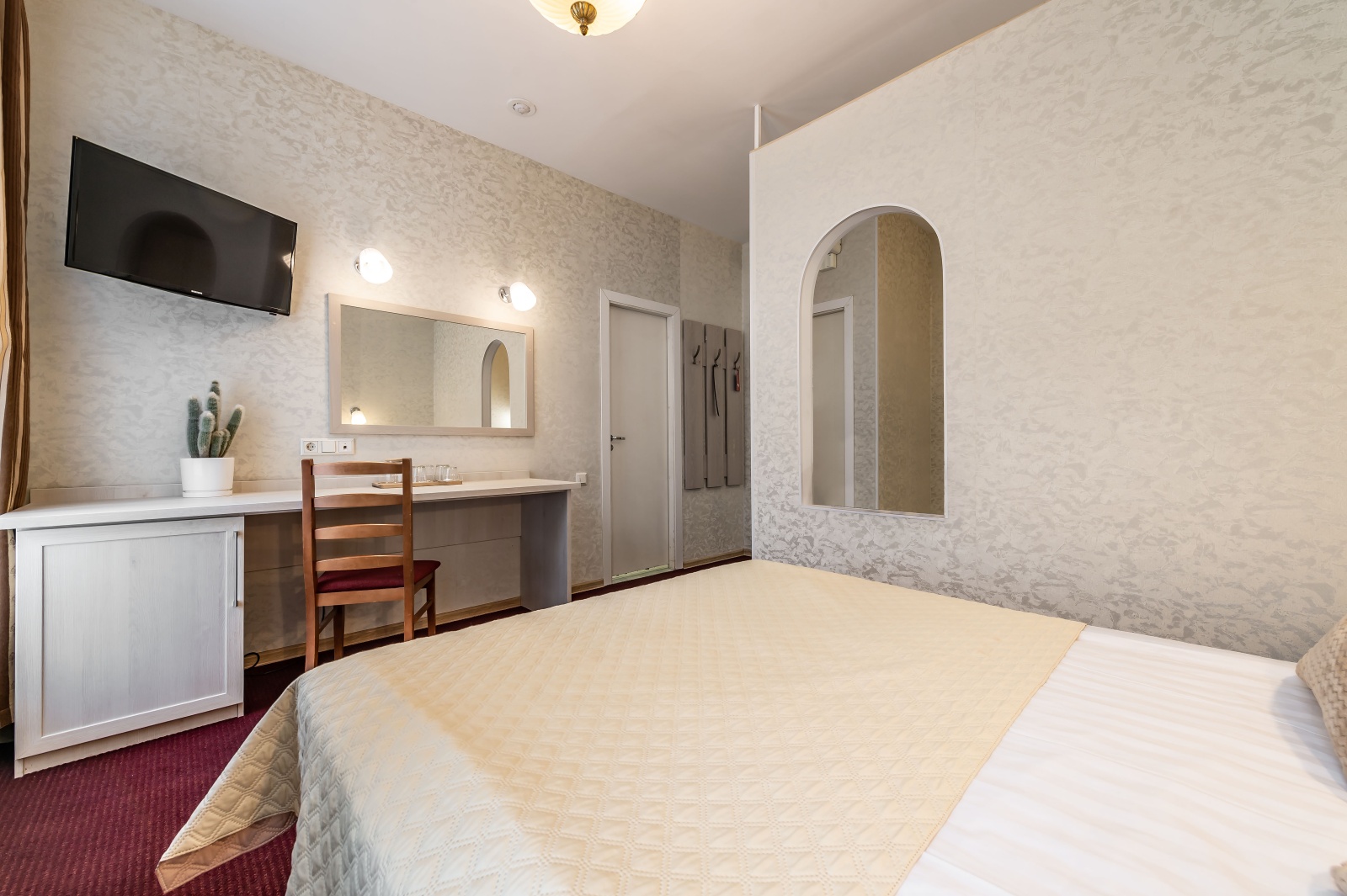 Просторный номер на Б.Конюшенной