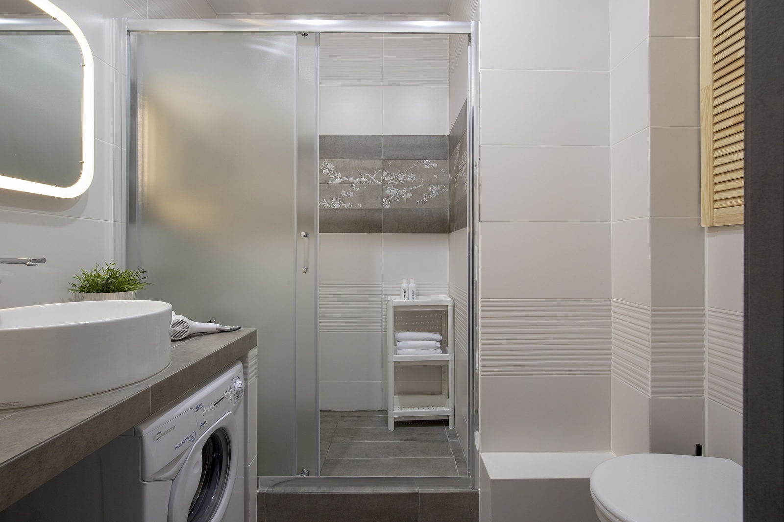 Просторные светлые апартаменты Город Рек на набережной реки Невы (ЖК Мегалит)