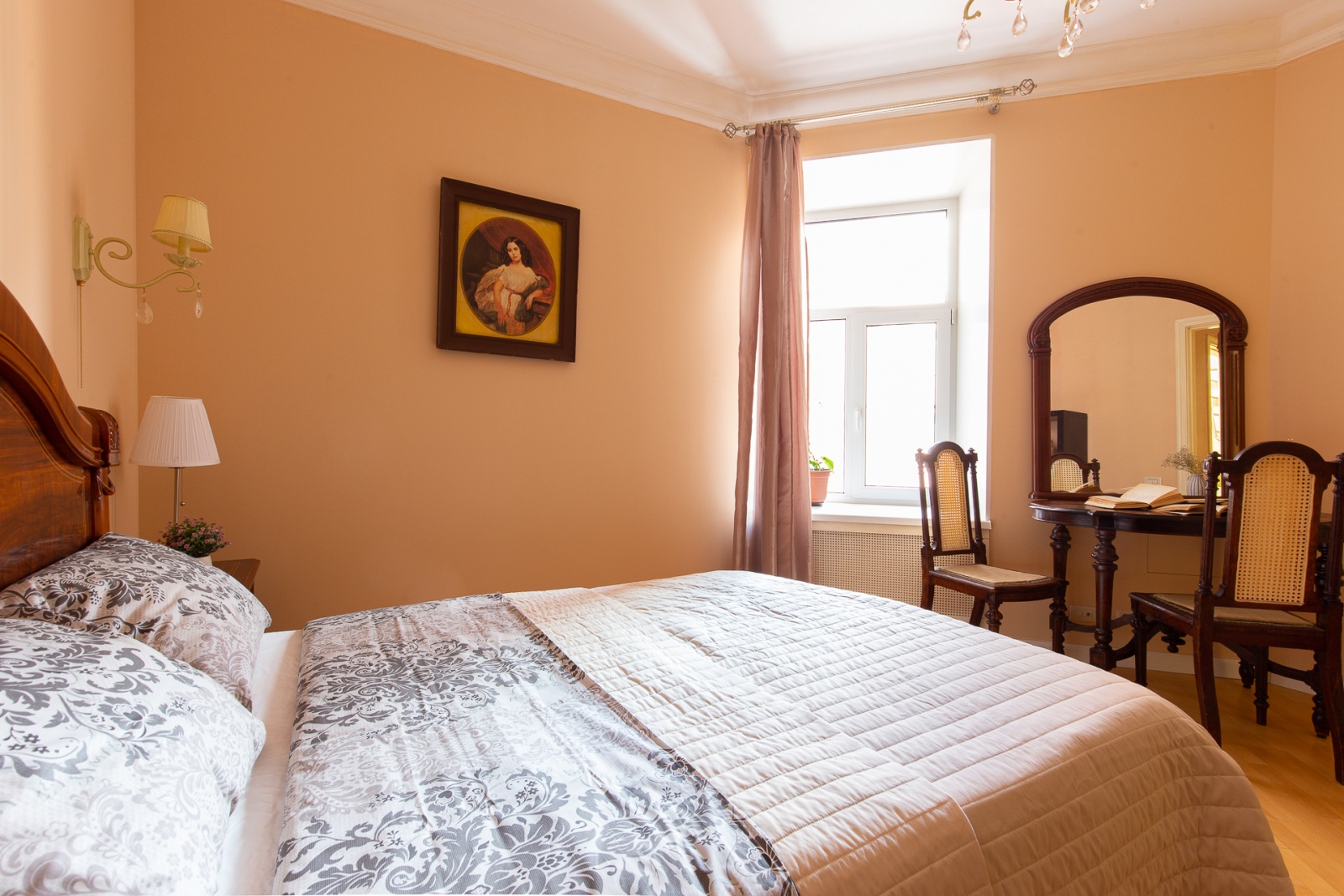 Трехкомнатные апартаменты UPiter (евротрешка) 100 м2 в центре Петербурга