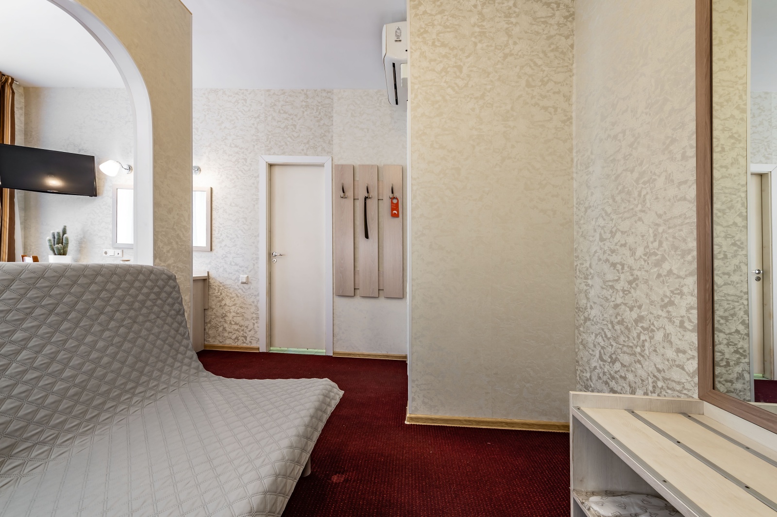 Просторный номер на Б.Конюшенной