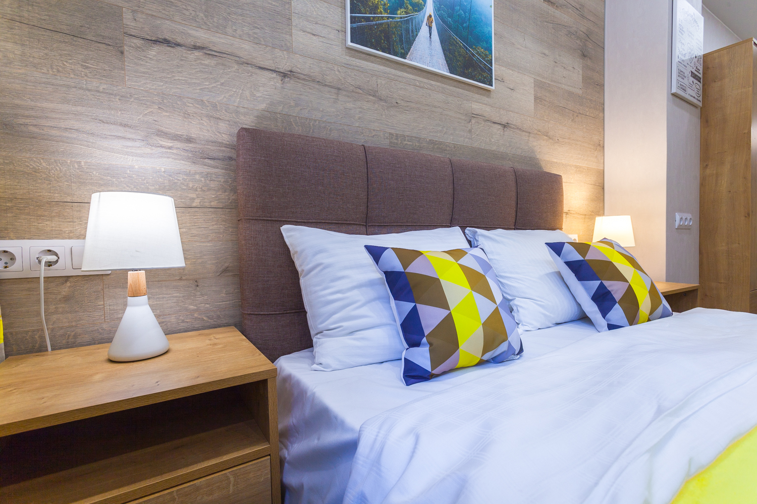 Дизайнерская студия в ЖК "Граф Орлов" (жёлтые)