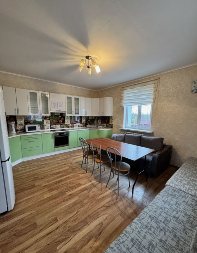 Аренда комфортабельного 5-к. дома, 400 м²