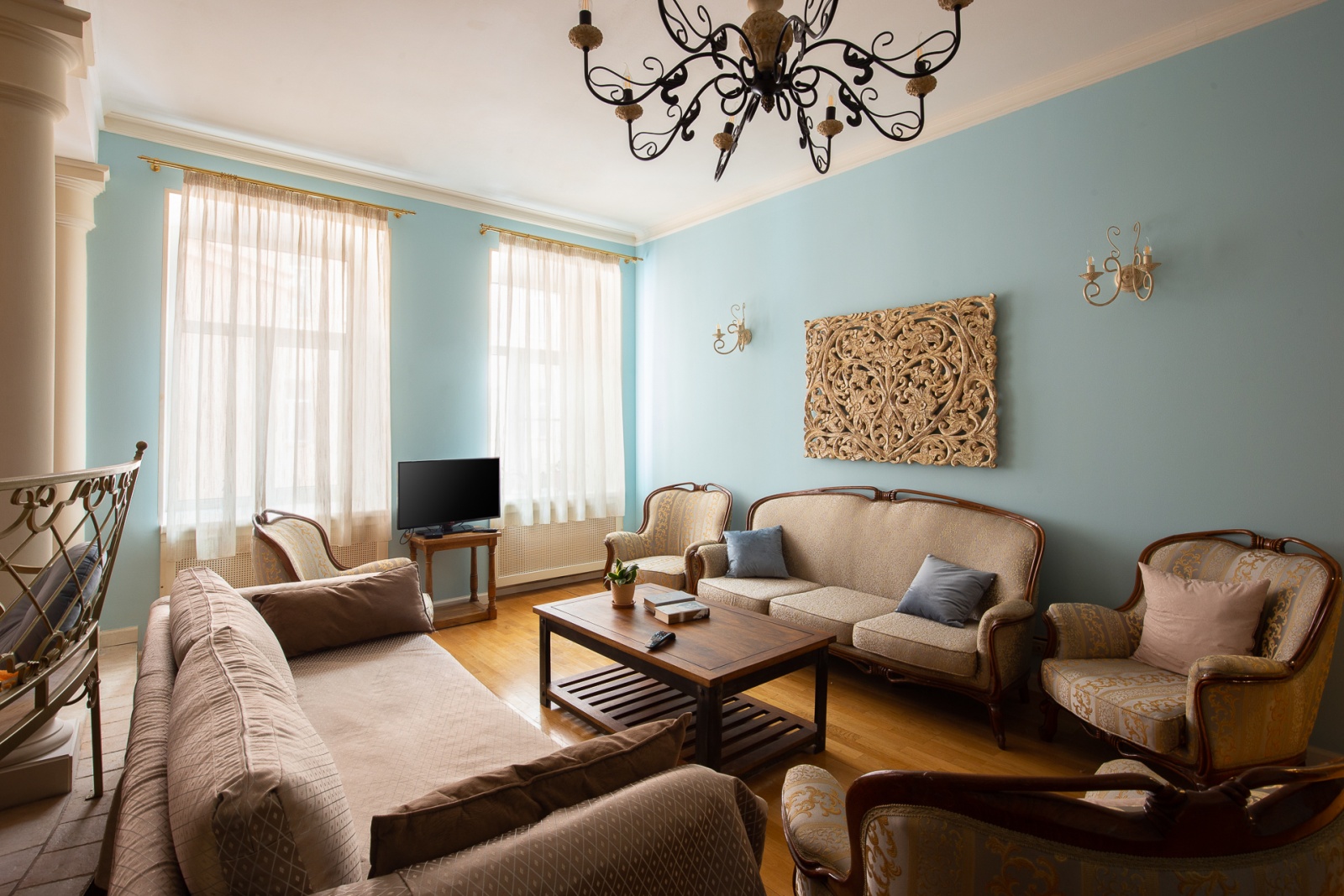 Трехкомнатные апартаменты UPiter (евротрешка) 100 м2 в центре Петербурга
