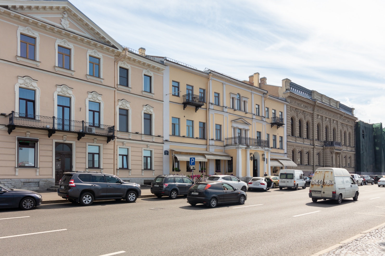 Студия «Город Рек на Английской набережной» (Апарт4)