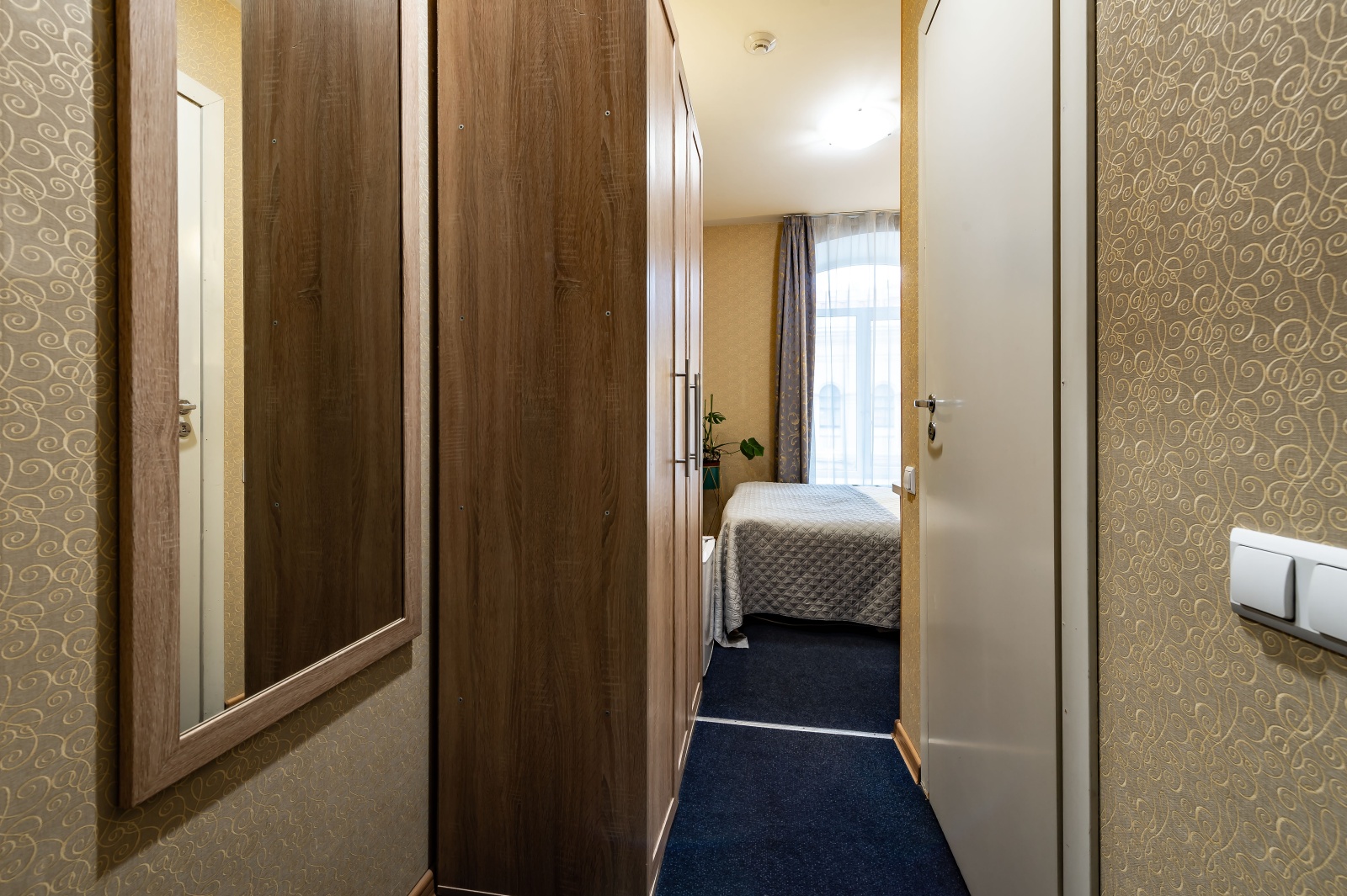 Номер компактный на Б.Конюшенной