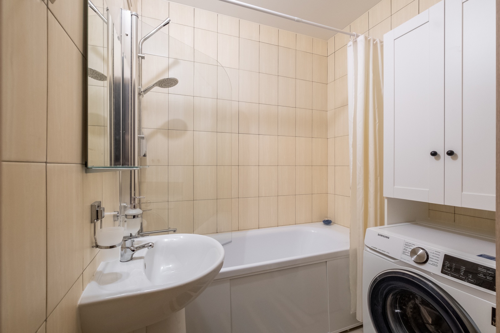 Яркая 2-к квартира в центре у метро