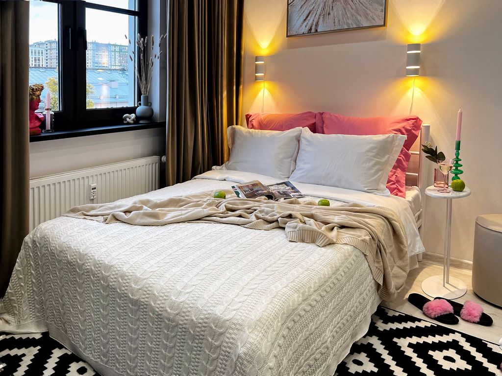 Отличная квартира в Адмиралтейском районе Санкт-Пeтербургa на берегу Обводного канала!