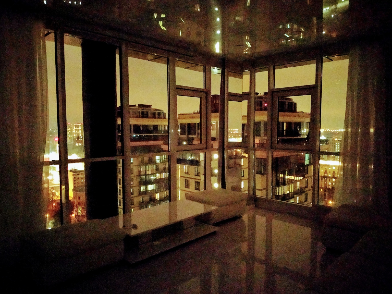 Белоснежные апартаменты, парящие над Петербургом