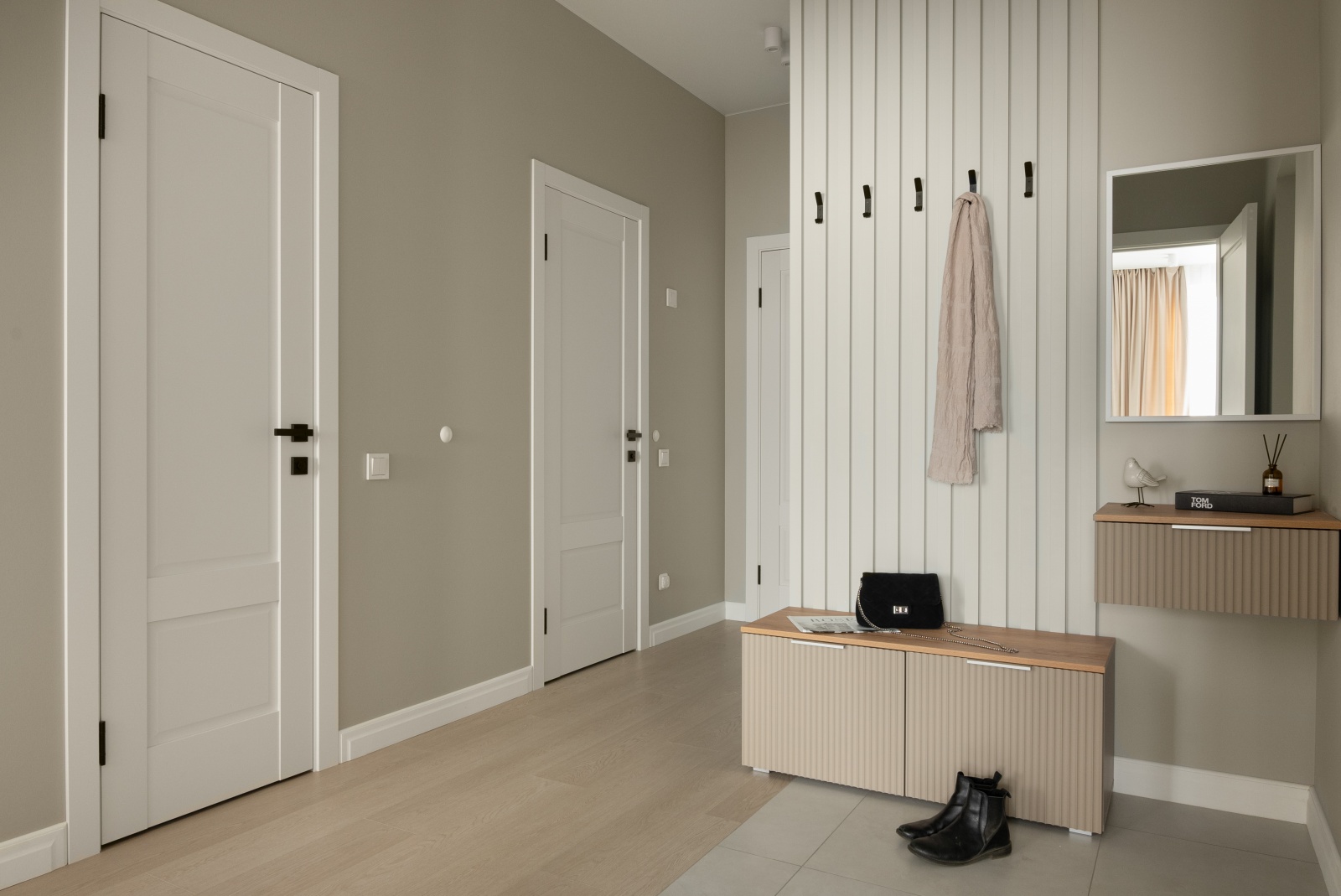 Большая трешка с парковкой