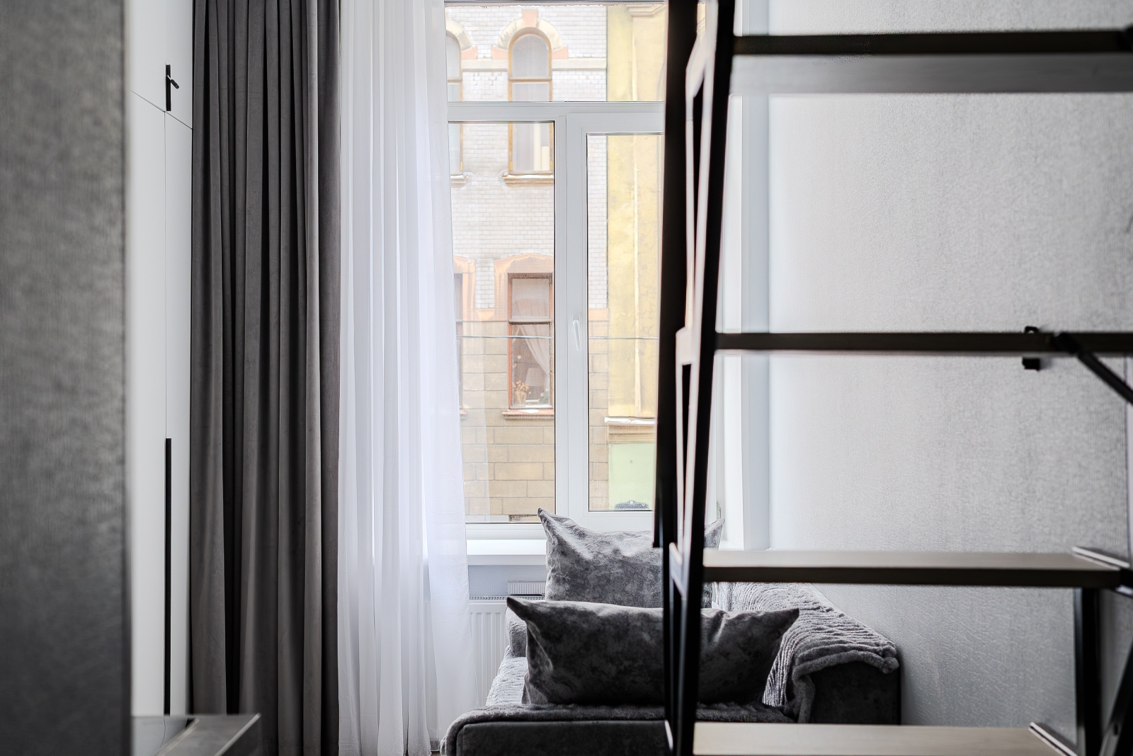 Коломенская 10