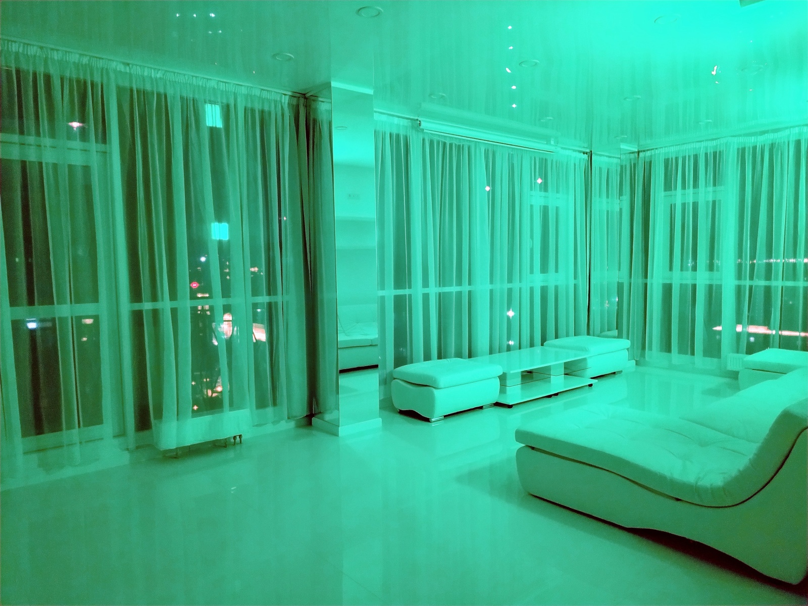 Белоснежные апартаменты, парящие над Петербургом