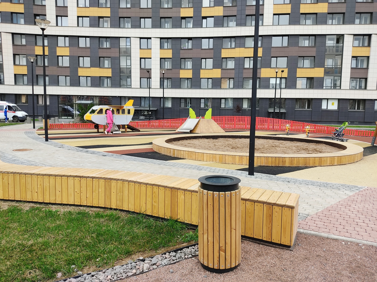 Пара суток на Авиаторов Балтики 25