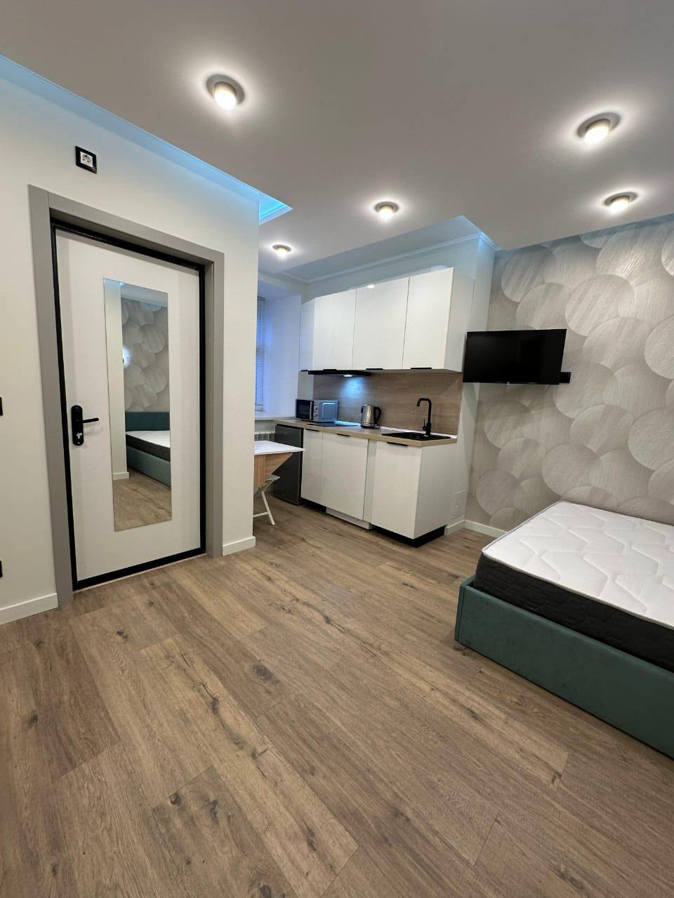 Светлая студия в историческом центре Санкт-Петербурга!