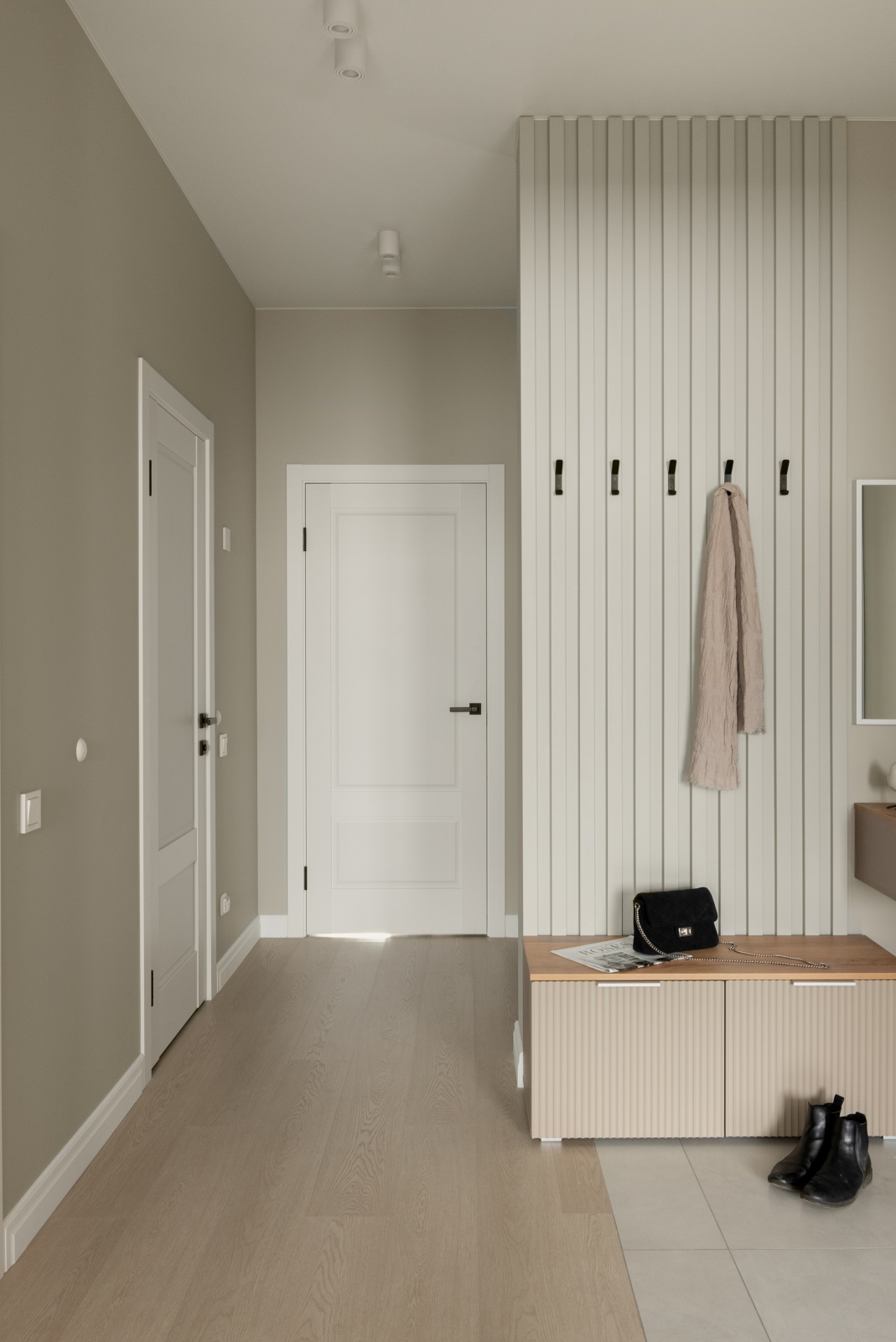 Большая трешка с парковкой