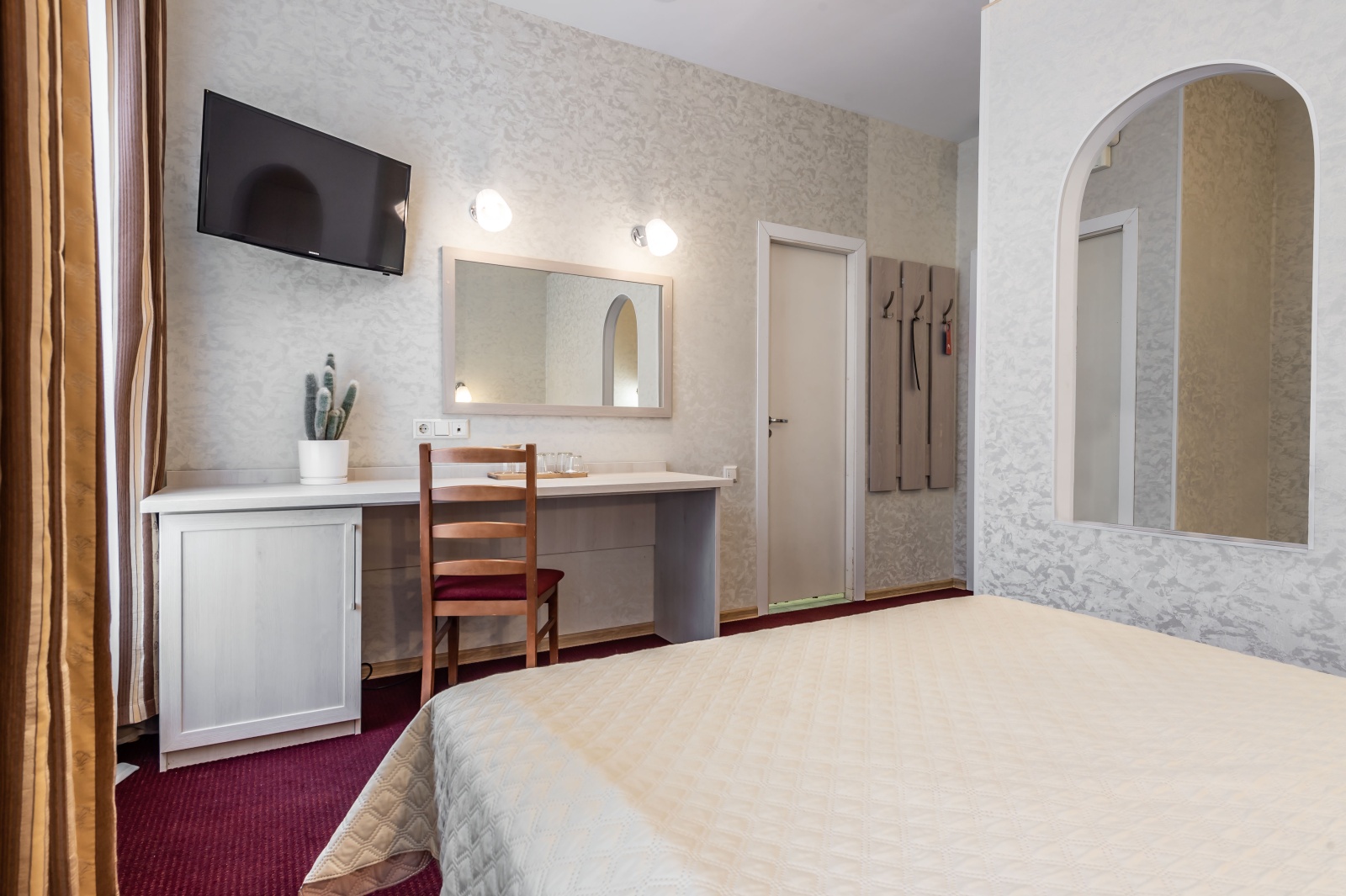 Просторный номер на Б.Конюшенной