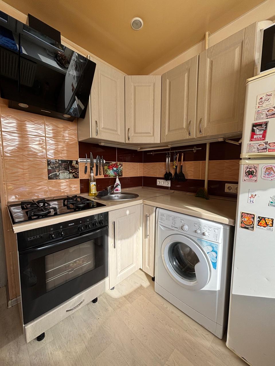 Уютная трешка напротив метро ул.Дыбенко