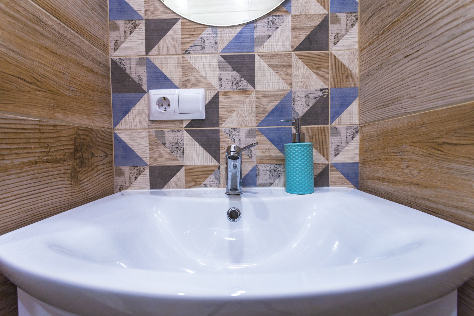 Дизайнерские апартаменты в элитном ЖК "Граф Орлов" (бирюза)