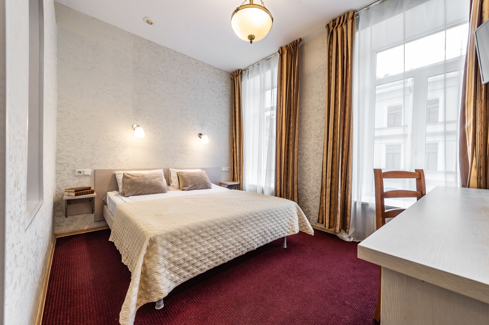 Просторный номер на Б.Конюшенной