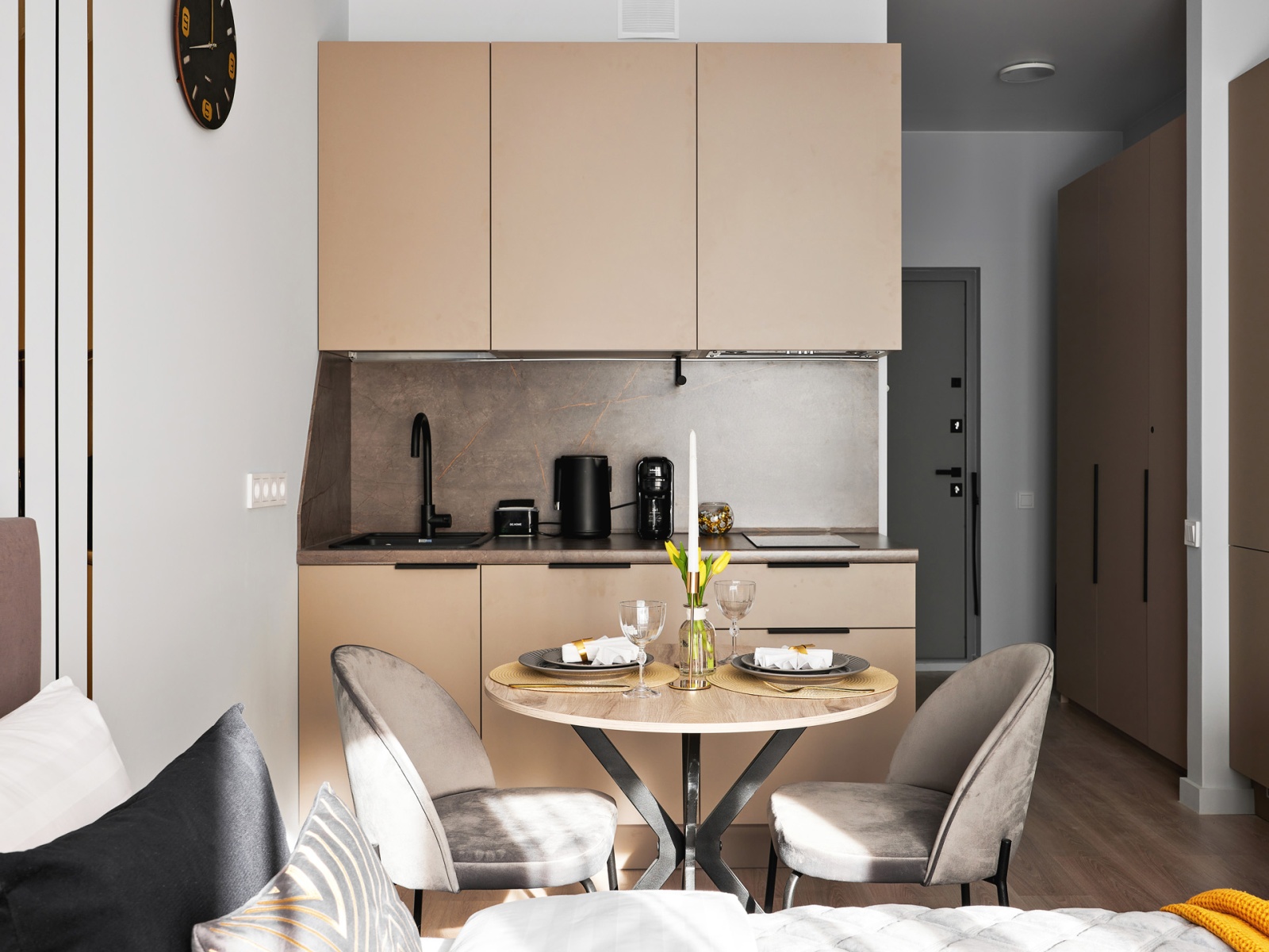 Студия у метро Приморская "Капучино"