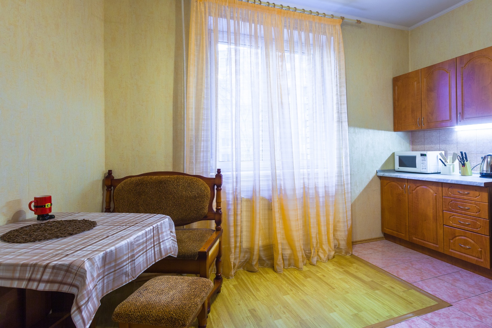 Однокомнатна квартира около НИИ Джанелидзе