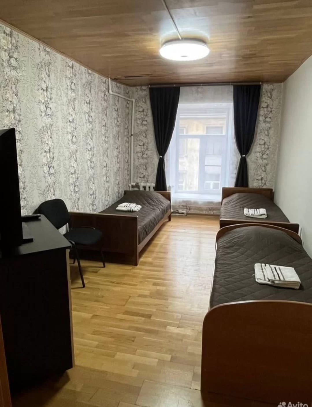 Трёхместный номер с 3 отдельными кроватями