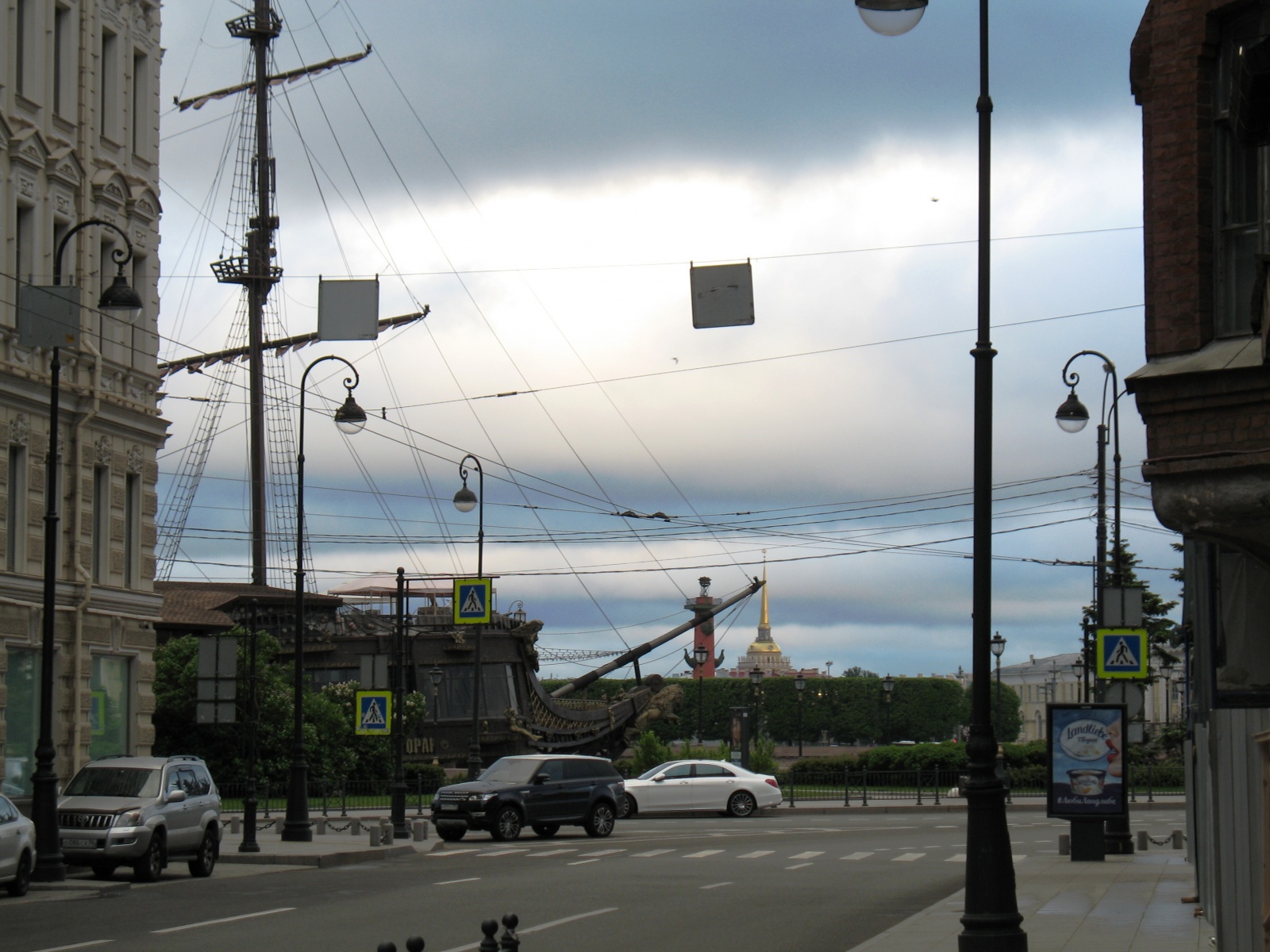 2-х ком. квартира в Центре города у Петропавловской крепости, пр. Добролюбова, 5