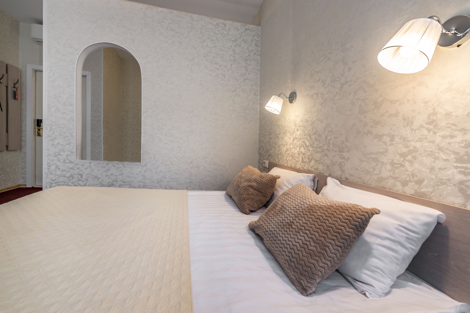 Просторный номер на Б.Конюшенной