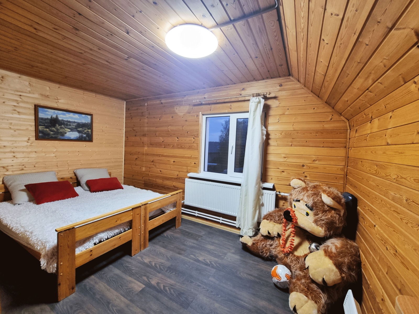 Большой двухэтажный коттедж в стиле ампир с баней и бассейном