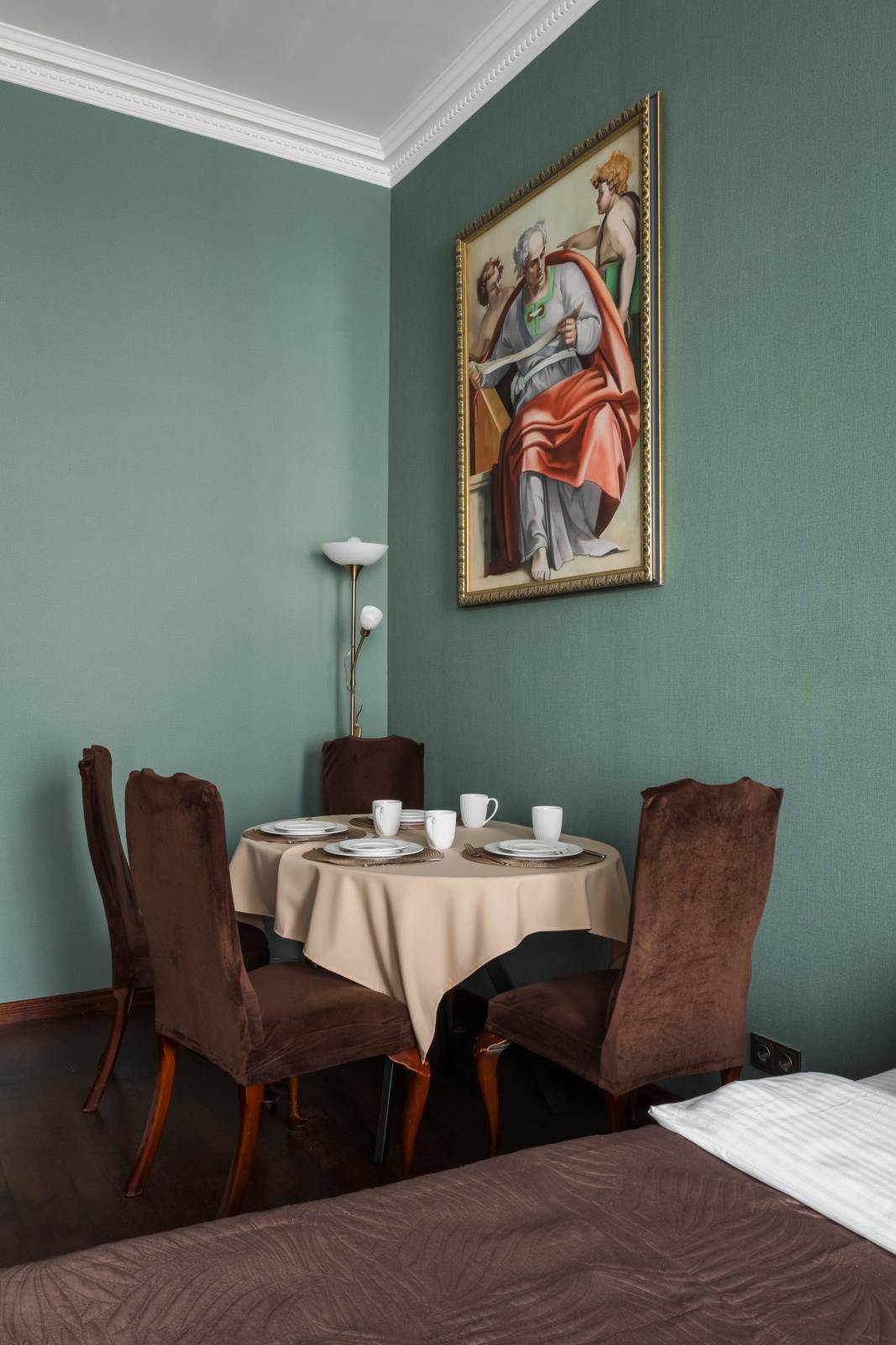 Большая студия с видом на набережную канала Грибоедова у Казанского собора