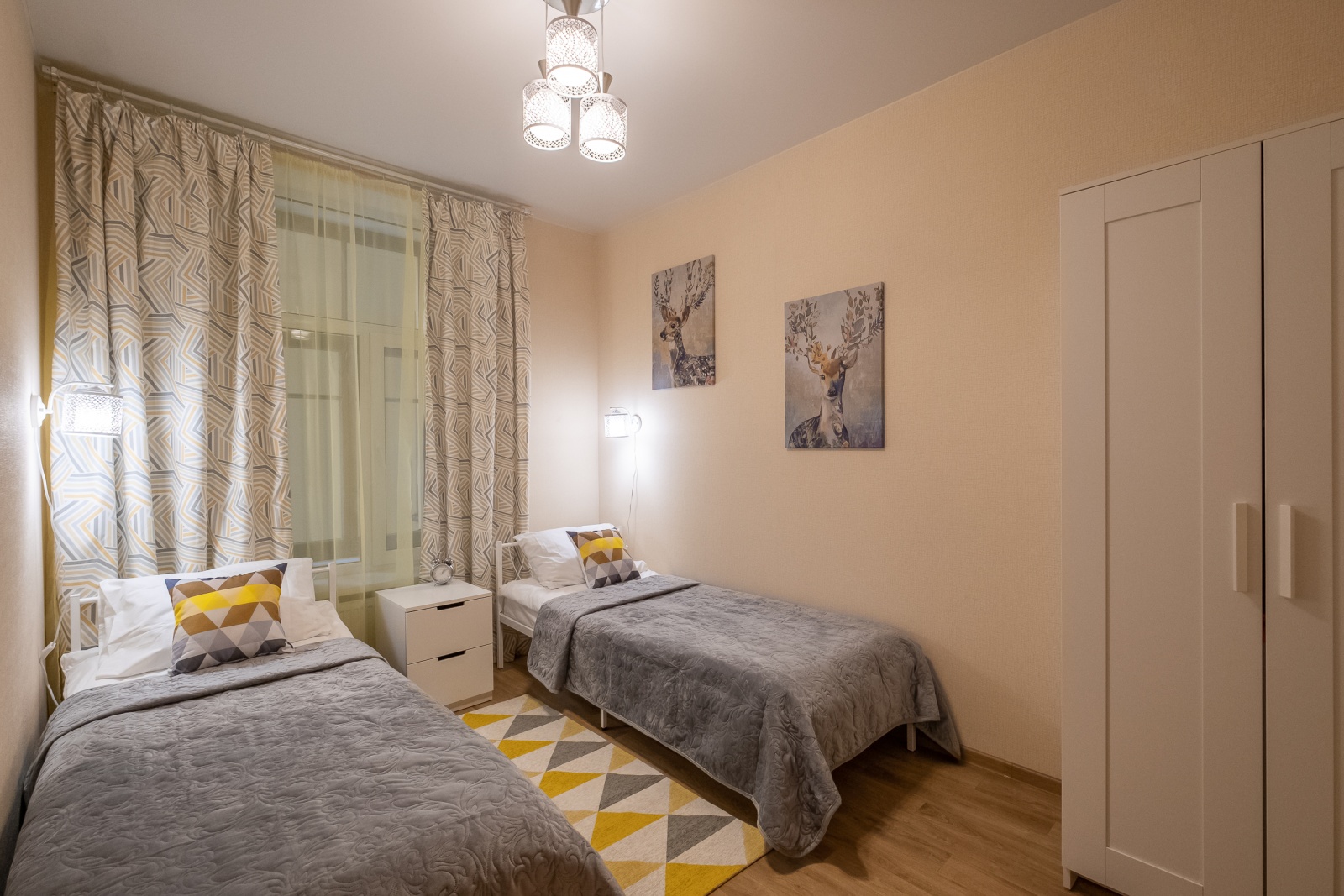 Яркая 2-к квартира в центре у метро