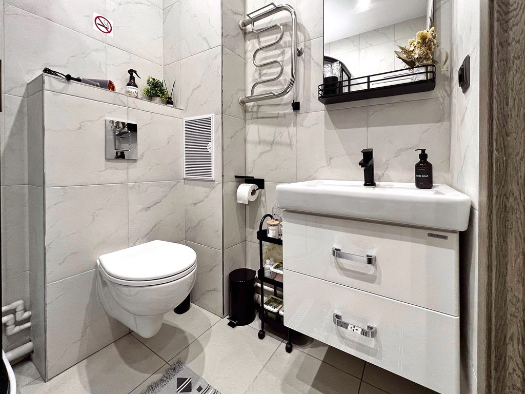 Отличная квартира в Адмиралтейском районе Санкт-Пeтербургa на берегу Обводного канала!