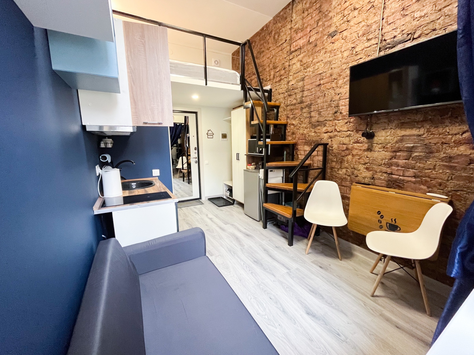 Сдается стильная 2х ярусная студия с новым ремонтом в центре Петербурга, рядом с Мариинским театром.