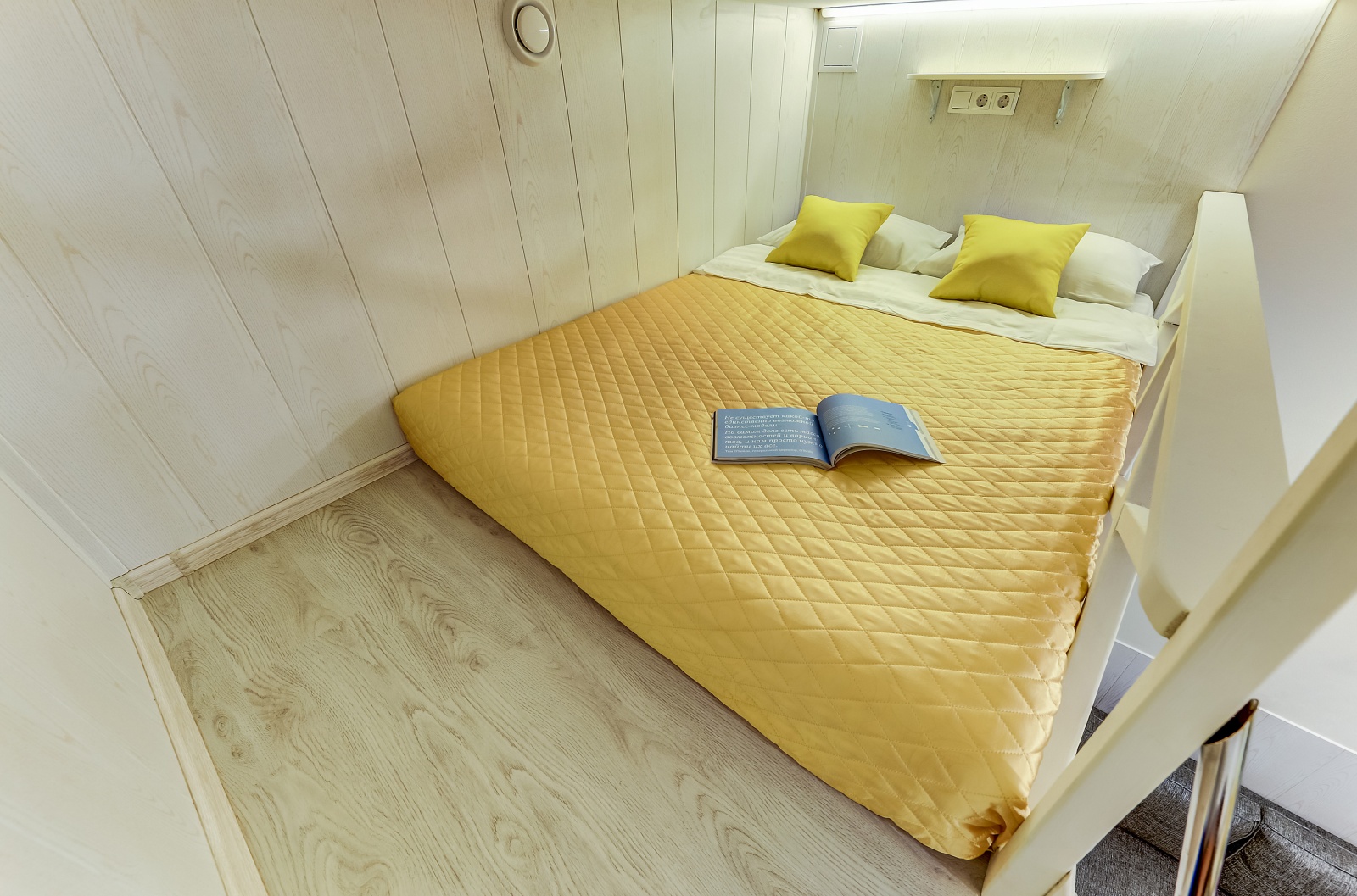 Двухуровневая студия на Моховой 32